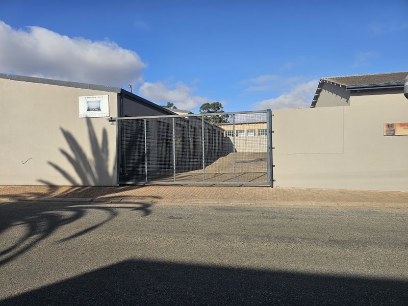 9 storage units and 5 spacious outlets for sale in Riversdale - Photo 9