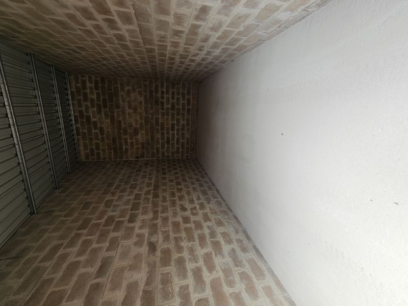 9 storage units and 5 spacious outlets for sale in Riversdale - Photo 6