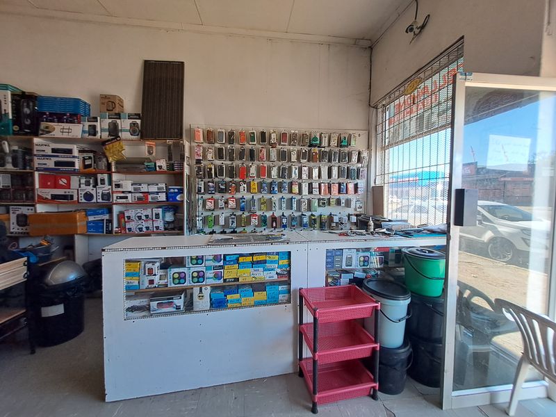 High-Visibility Multi-Tenant Commercial Property with Great Investment Potential - Photo 7