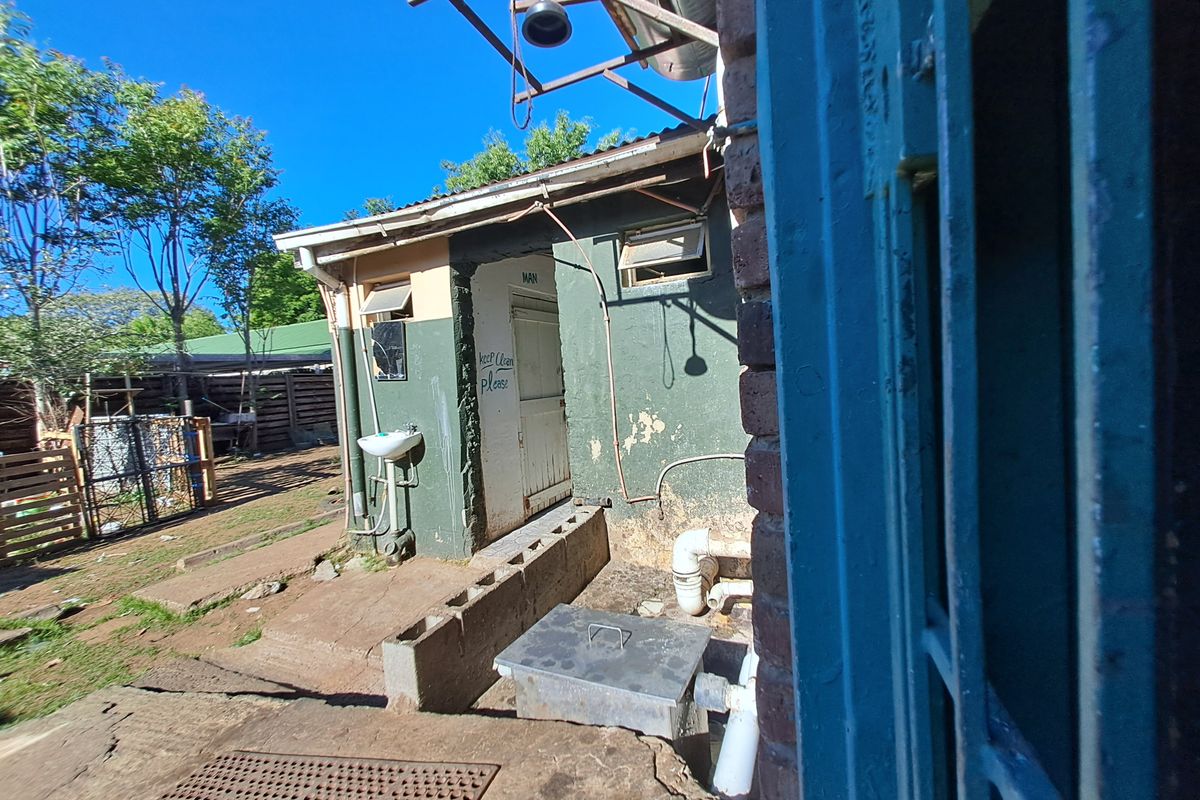 High-Visibility Multi-Tenant Commercial Property with Great Investment Potential - Photo 5