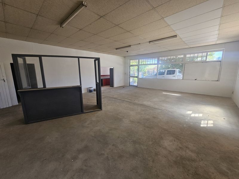 TENDER - Commercial building for sale in Ladismith - Photo 8