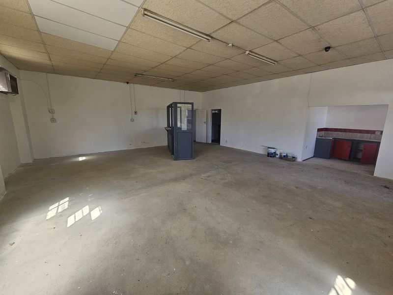 TENDER - Commercial building for sale in Ladismith - Photo 10