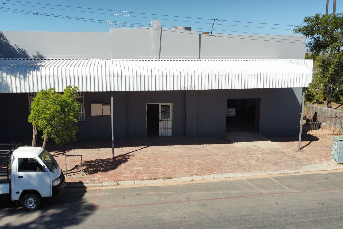 TENDER - Commercial building for sale in Ladismith - Photo 4