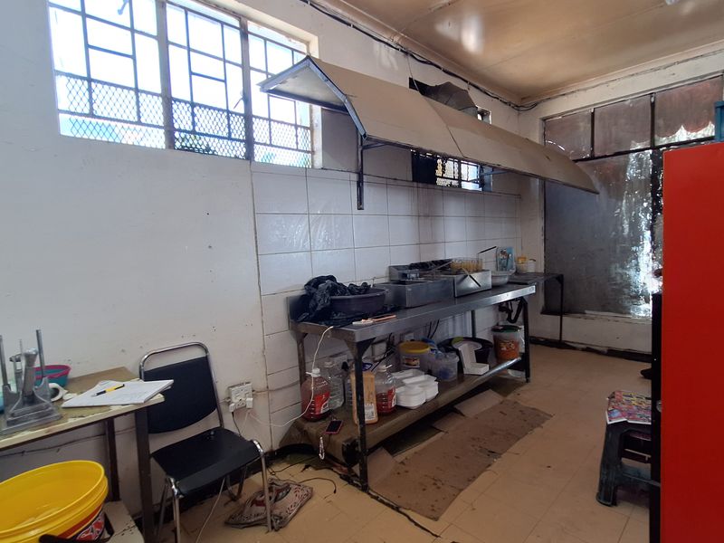 Business property for sale - Photo 6