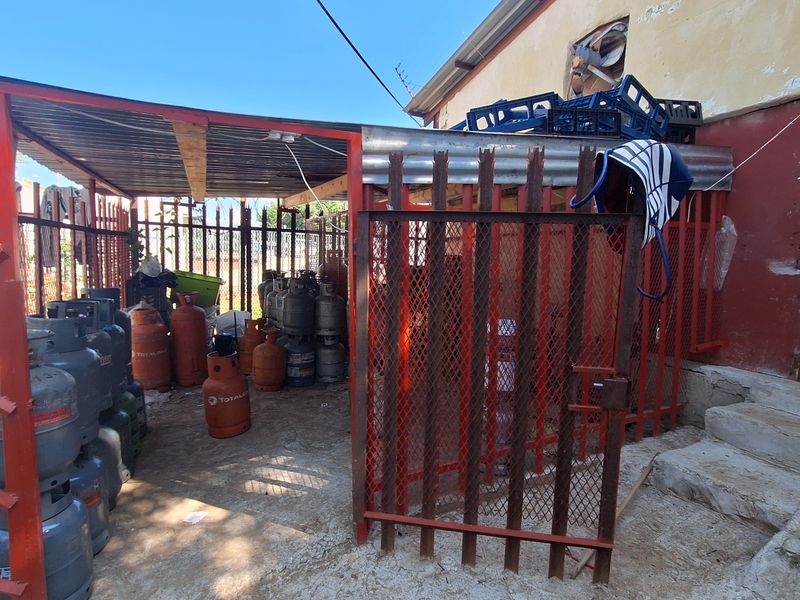 Business property for sale - Photo 9