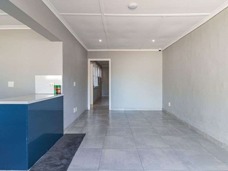 Prime Executive Corner Offices + Modern Flat – Ready for Your Business - Photo 3