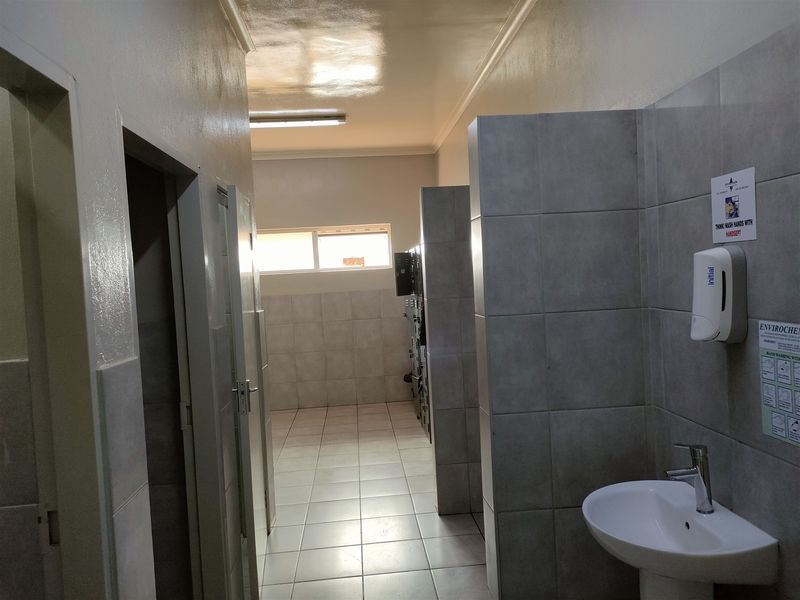 Upmarket Warehouse TO LET/FOR SALE  (R27m plus vat) in Cosmo Business Park - Photo 8