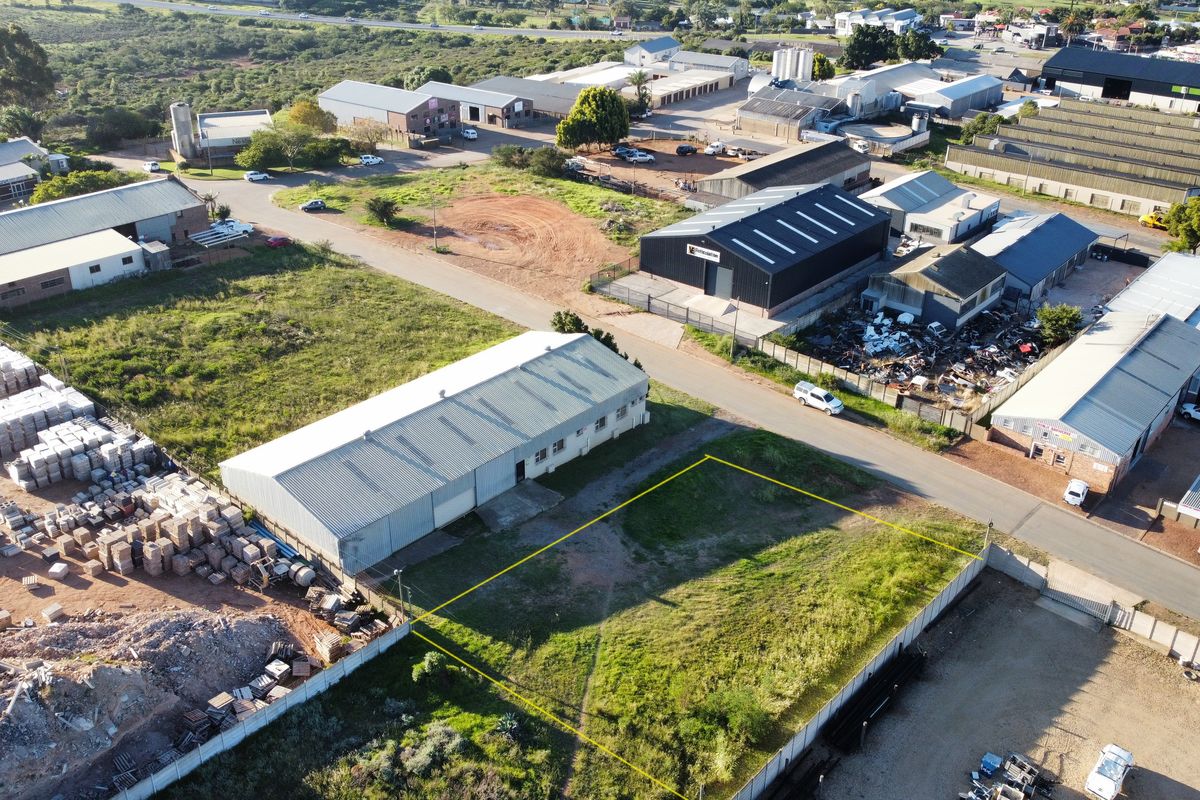 Industrial Vacant Stand - Photo 2