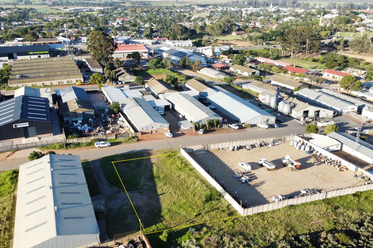 Industrial Vacant Stand - Photo 3