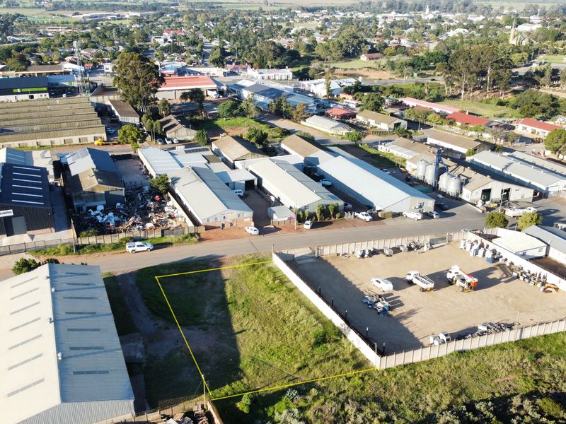 Industrial Vacant Stand - Photo 3
