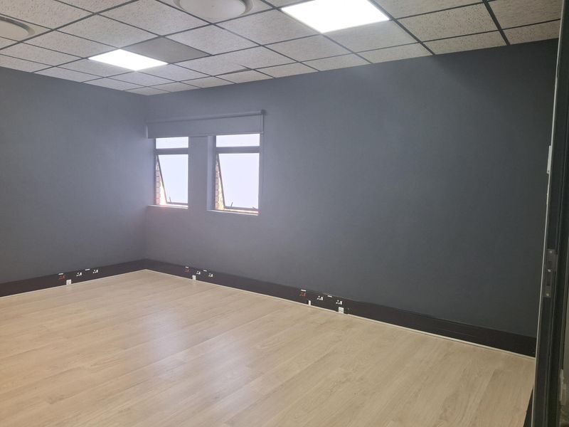 Faerie Glen Office Space with 24-Hour Security and Backup Power - Directl from the Landlord! - Photo 5