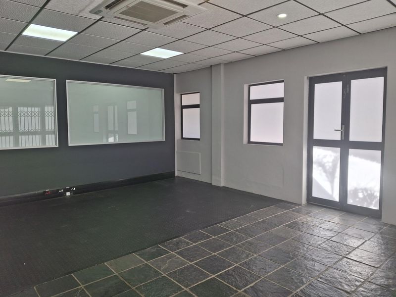 Faerie Glen Office Space with 24-Hour Security and Backup Power - Directl from the Landlord! - Photo 3