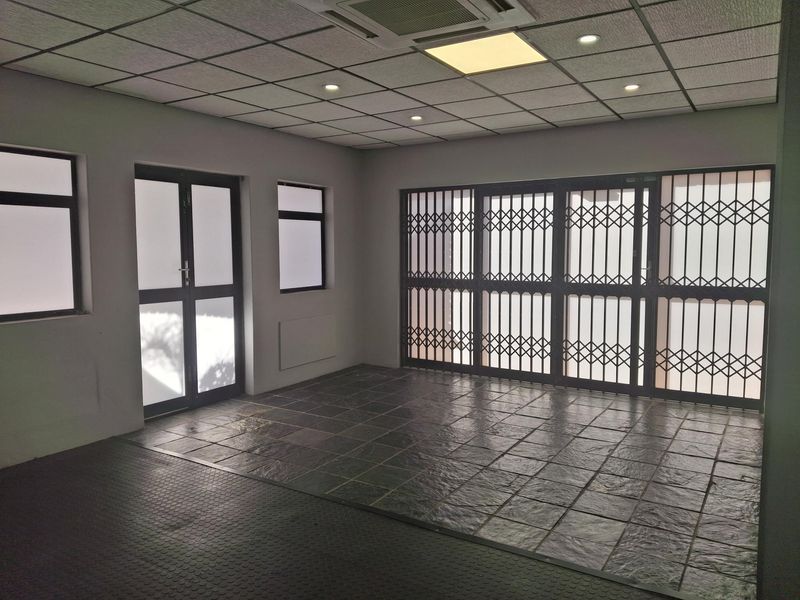 Faerie Glen Office Space with 24-Hour Security and Backup Power - Directl from the Landlord! - Photo 9