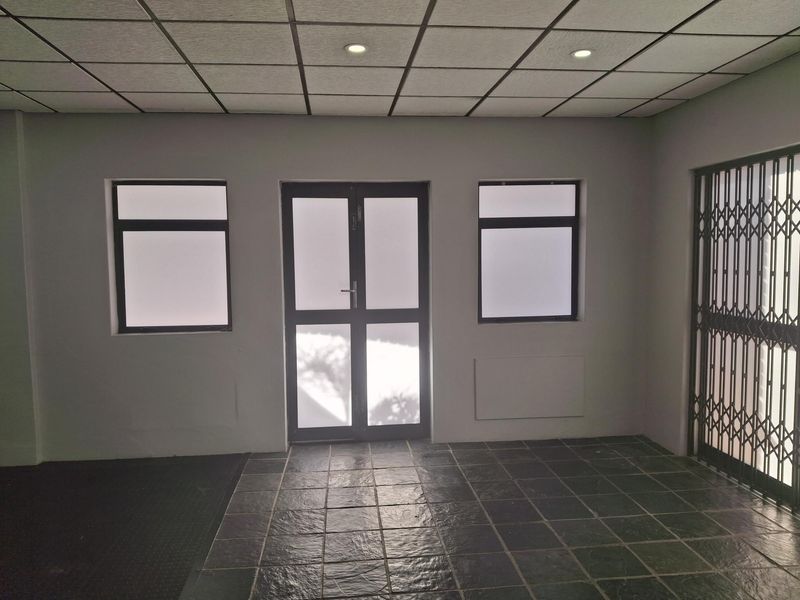 Faerie Glen Office Space with 24-Hour Security and Backup Power - Directl from the Landlord! - Photo 8