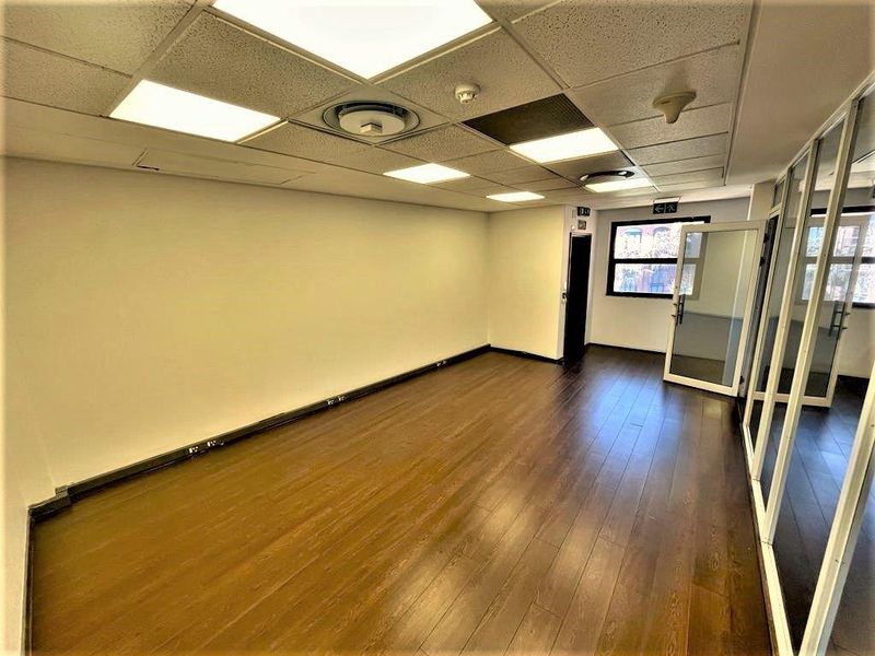 262m2 office space to let in Melrose Arch - Photo 8