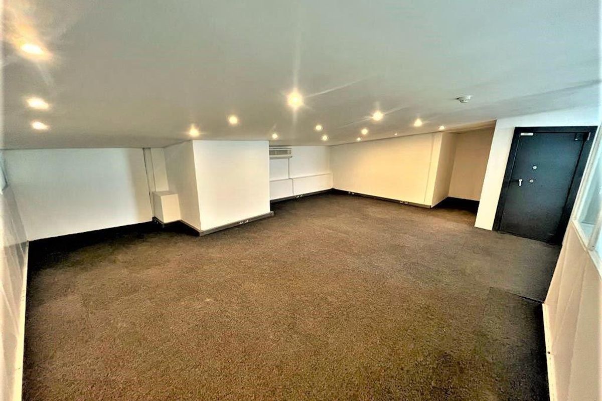 262m2 office space to let in Melrose Arch - Photo 4