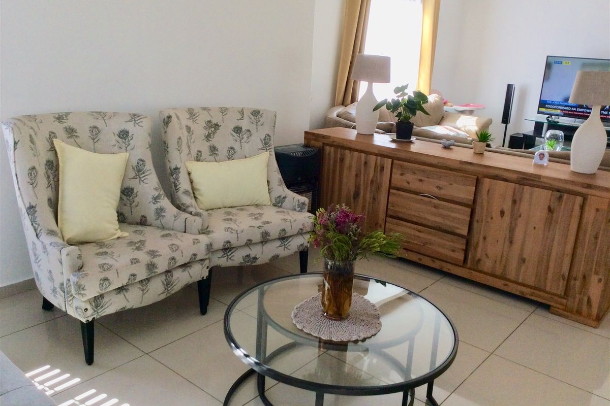 Family starter home in a great location; buy now!! - Photo 4