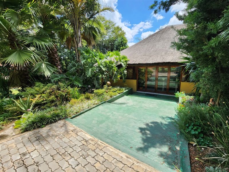 Superb Multipurpose Property: Day Spa, House + Rental Units! - Photo 3