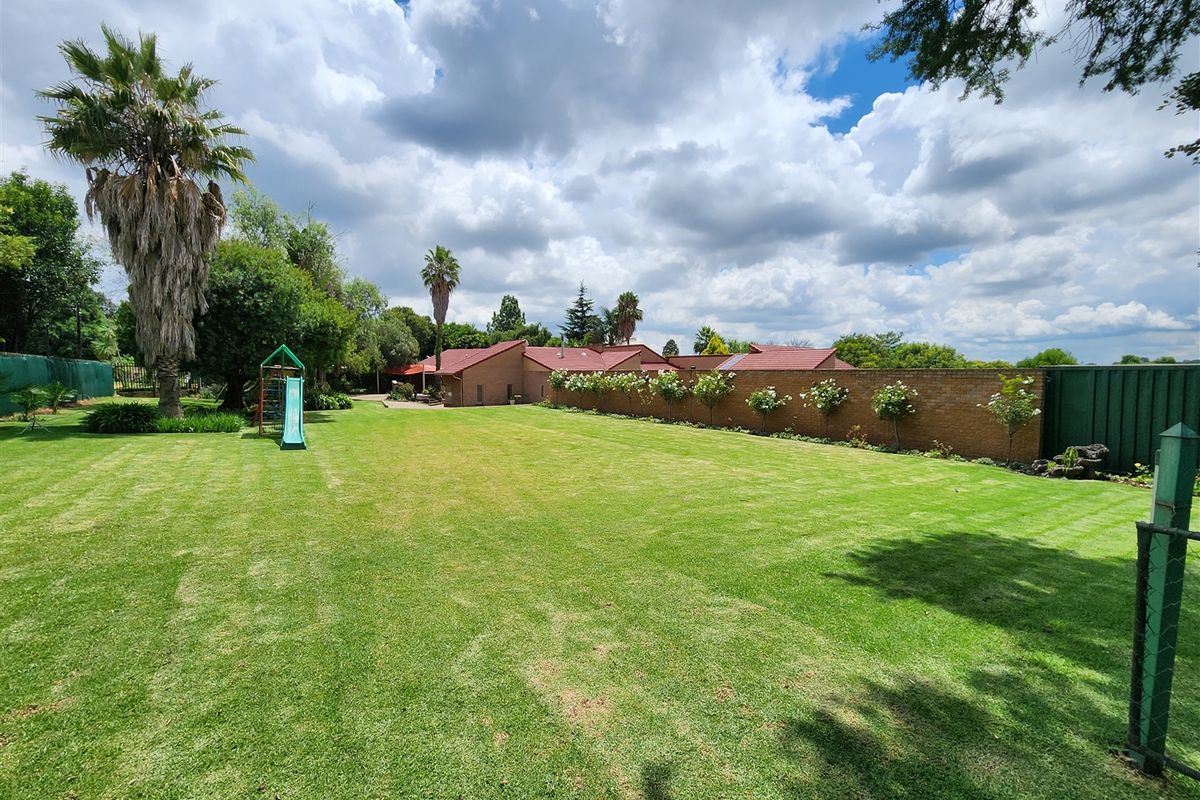 Superb Multipurpose Property: Day Spa, House + Rental Units! - Photo 2