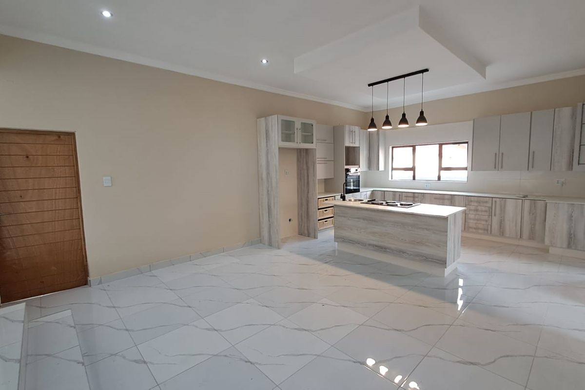 Modern Elegant House on a corner stand. - Photo 4