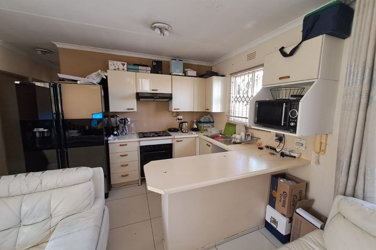 Cosy Townhouse in secure Estate! - Photo 4