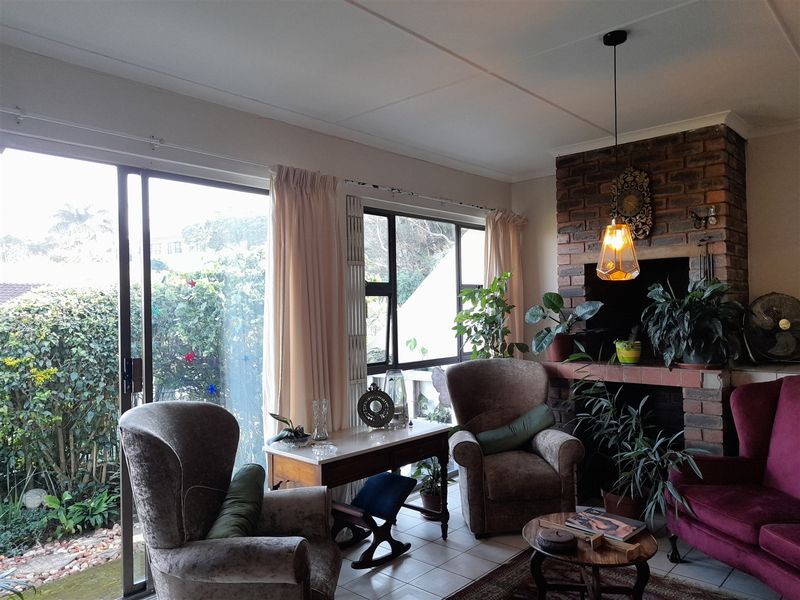 Stunning 3 Bedroom Townhouse Under a Million - Photo 9