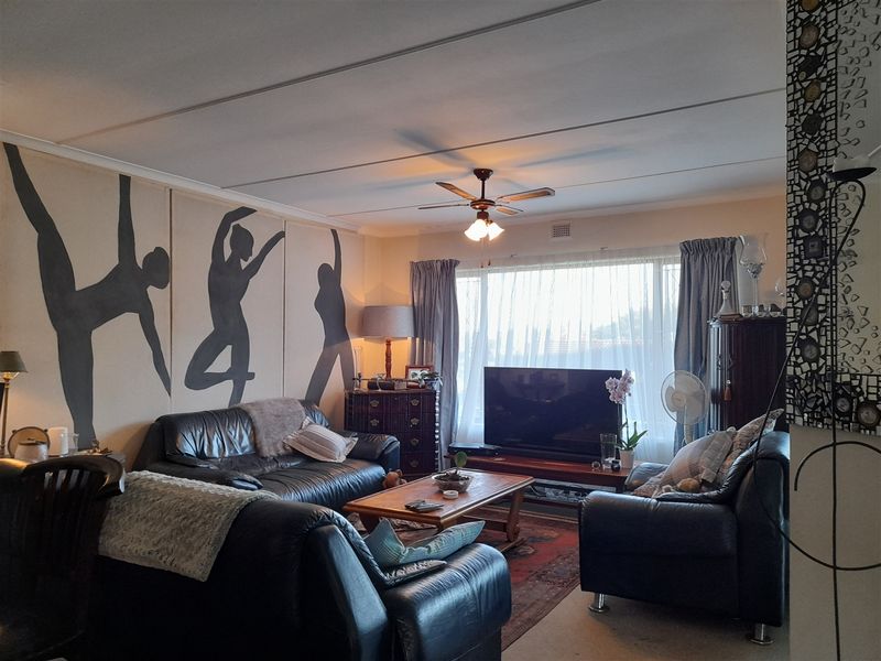 Stunning 3 Bedroom Townhouse Under a Million - Photo 7
