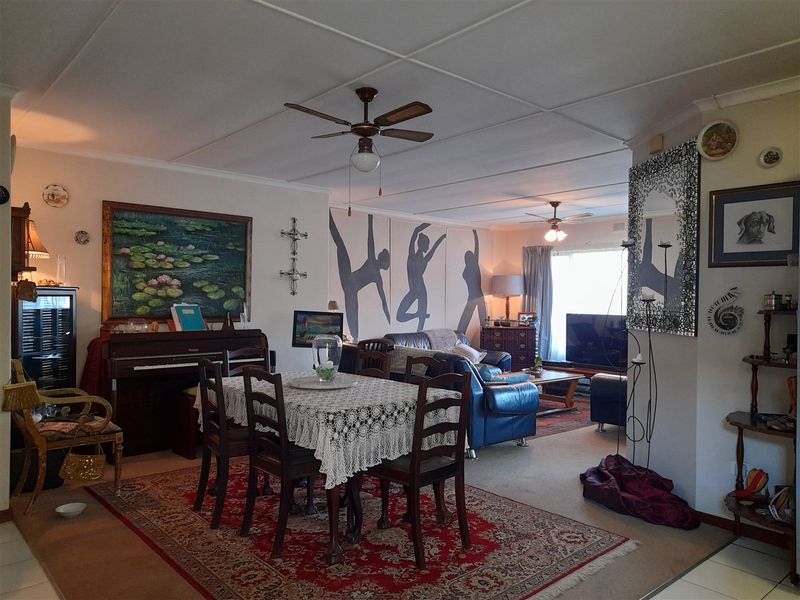 Stunning 3 Bedroom Townhouse Under a Million - Photo 6