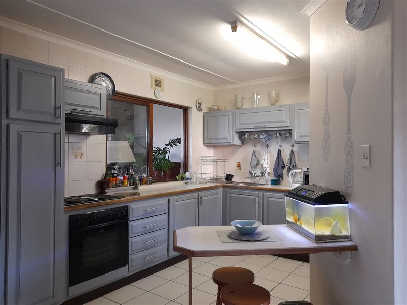 Stunning 3 Bedroom Townhouse Under a Million - Photo 4