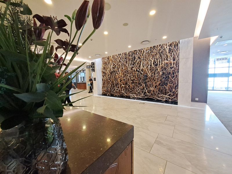 Luxury in the tallest building in South Africa! - Photo 9