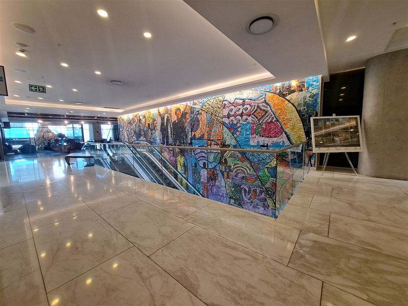 Luxury in the tallest building in South Africa! - Photo 6