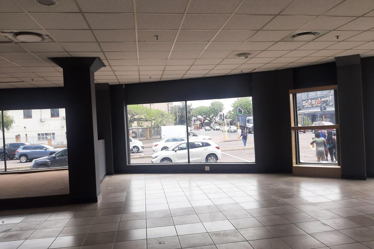 RETAIL /RESTURANT/OFFICE - Photo 3