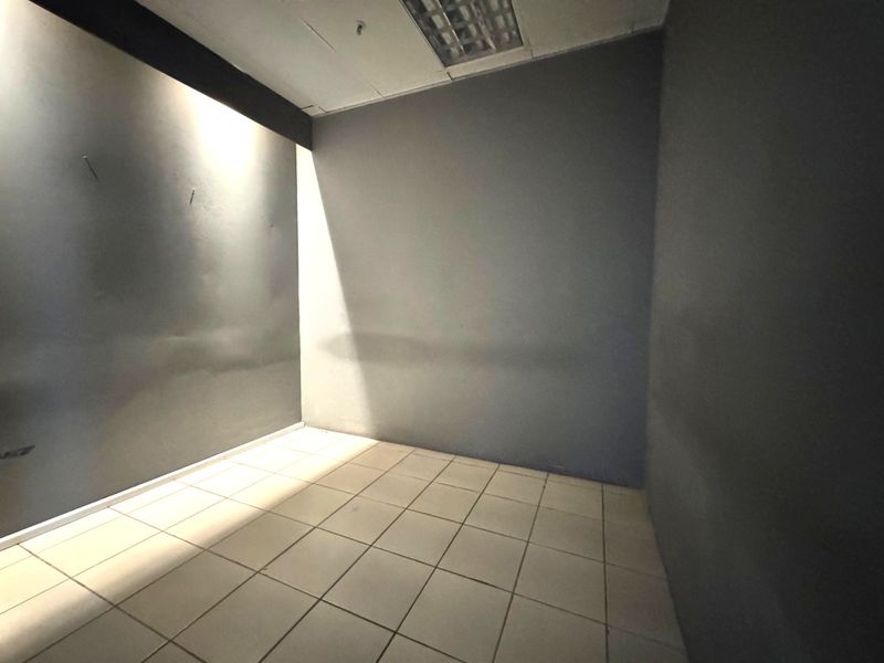 Prime Commercial Unit to Let – Protea Mall, Umhlanga - Photo 9