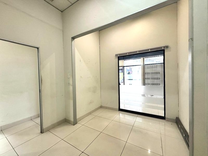 Prime Commercial Space in Umhlanga Rocks - Photo 5