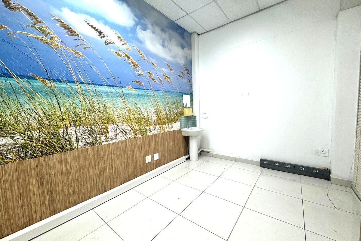 Prime Commercial Space in Umhlanga Rocks - Photo 2