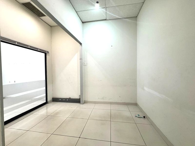 Prime Commercial Space in Umhlanga Rocks - Photo 7