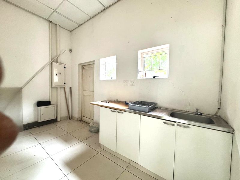 Prime Commercial Space in Umhlanga Rocks - Photo 8