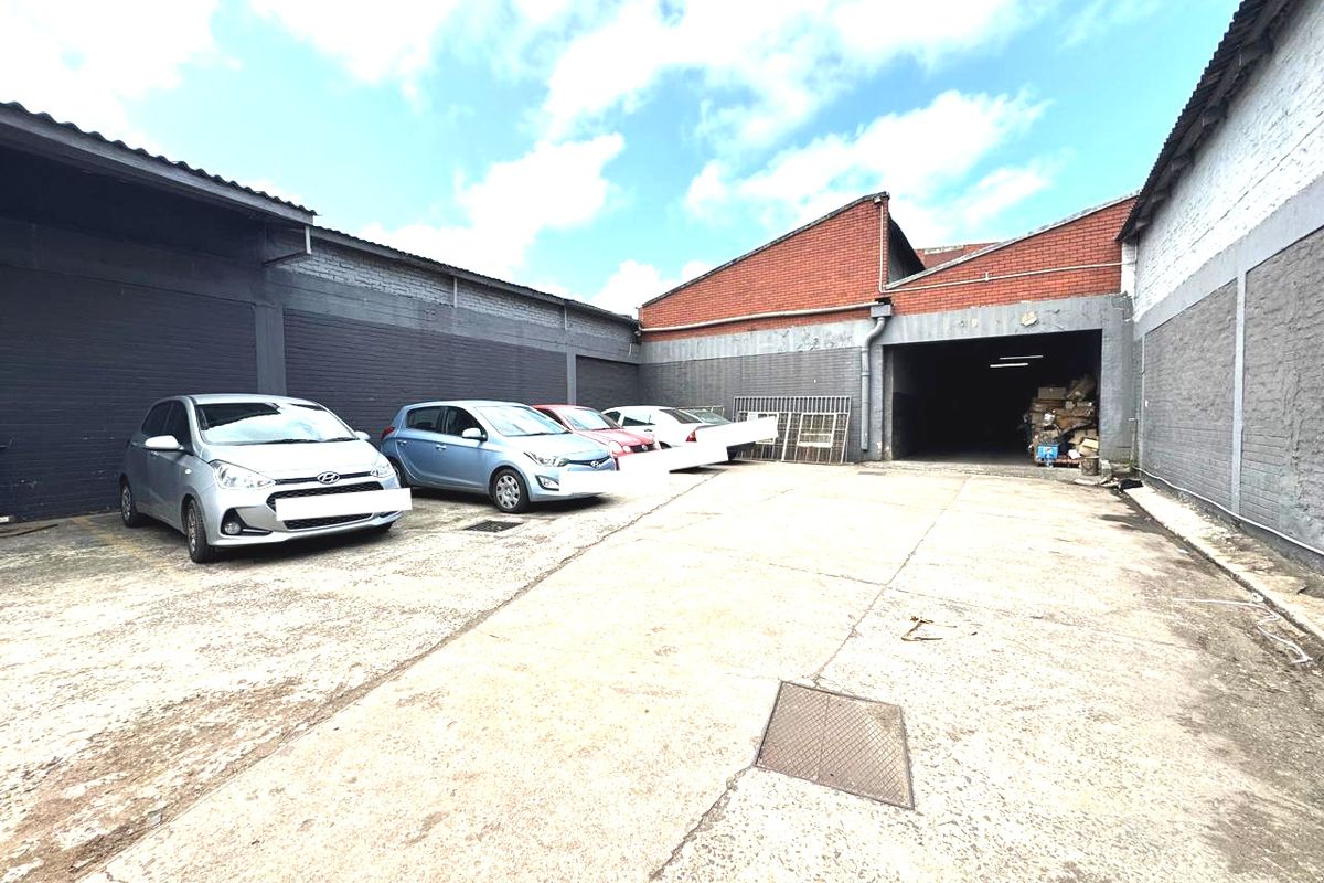 700 Sqm Warehouse to Let in the Heart of Umbilo - Photo 2