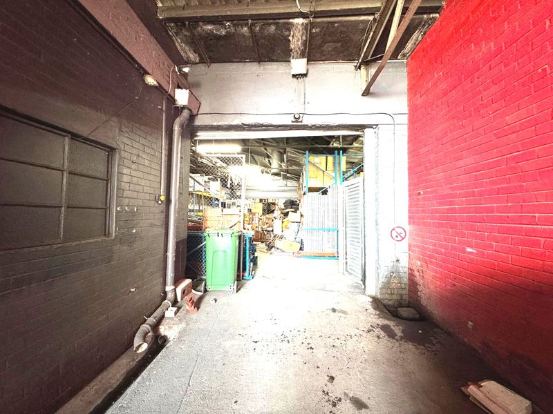 700 Sqm Warehouse to Let in the Heart of Umbilo - Photo 10