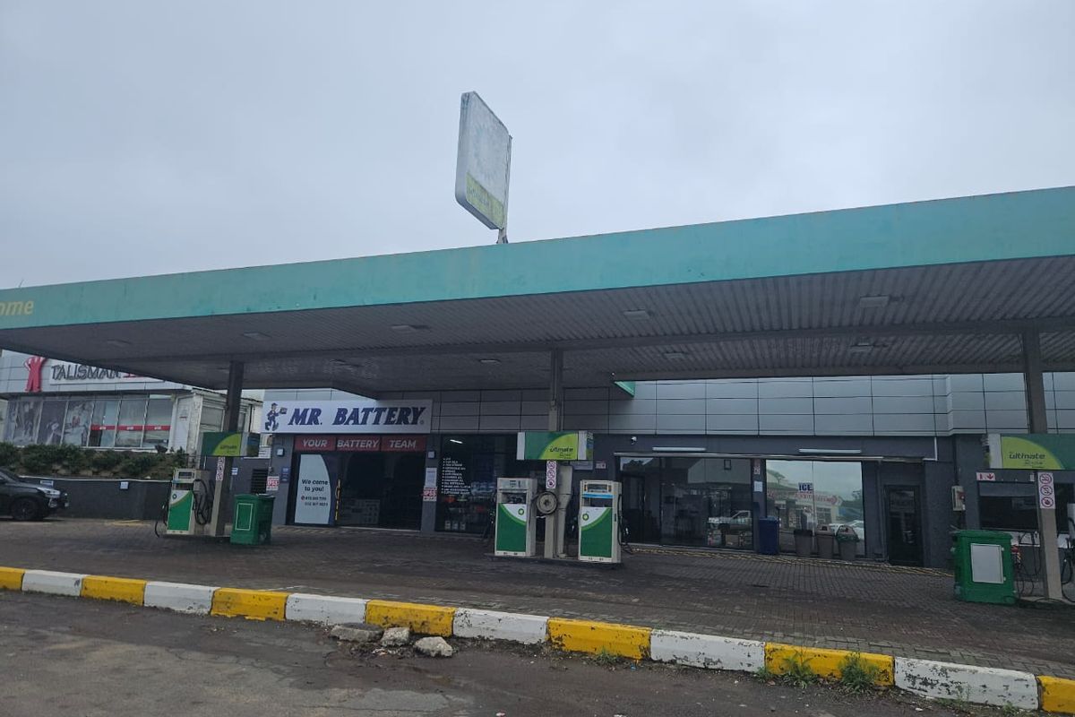 Prime Property presents Umhlali  Convenient store for rent - Photo 2