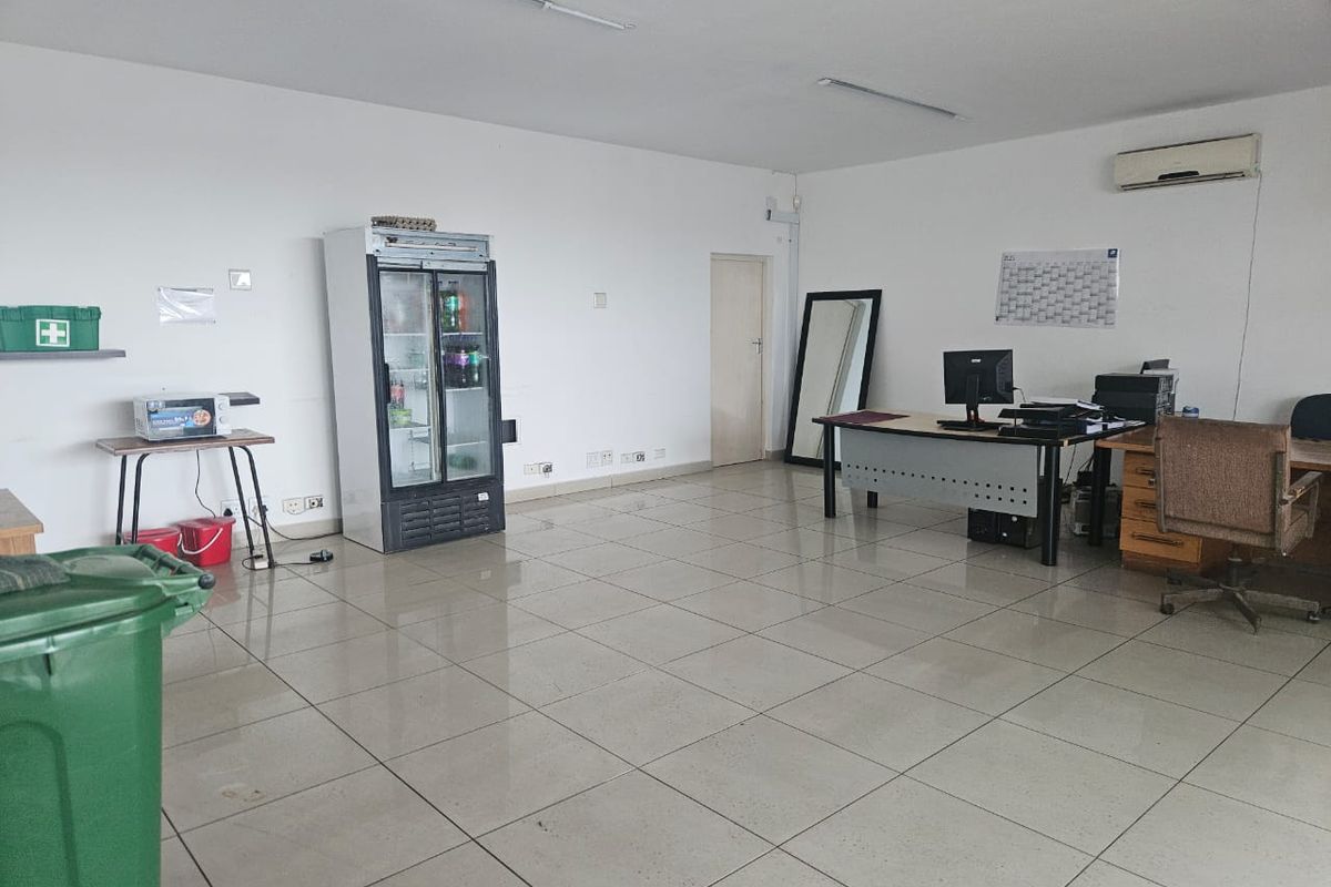 Prime Property presents Umhlali  Convenient store for rent - Photo 5