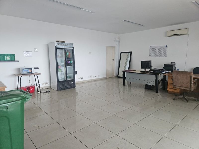 Prime Property presents Umhlali  Convenient store for rent - Photo 5