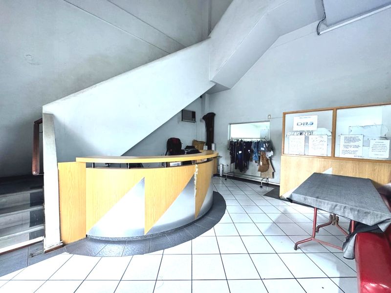 1500 Sqm Warehouse to Let in the Heart of Umbilo - Photo 2