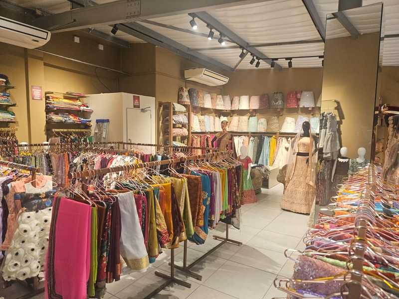 Prime Property presents Outlet Park Office/ Retail space for rent - Photo 10