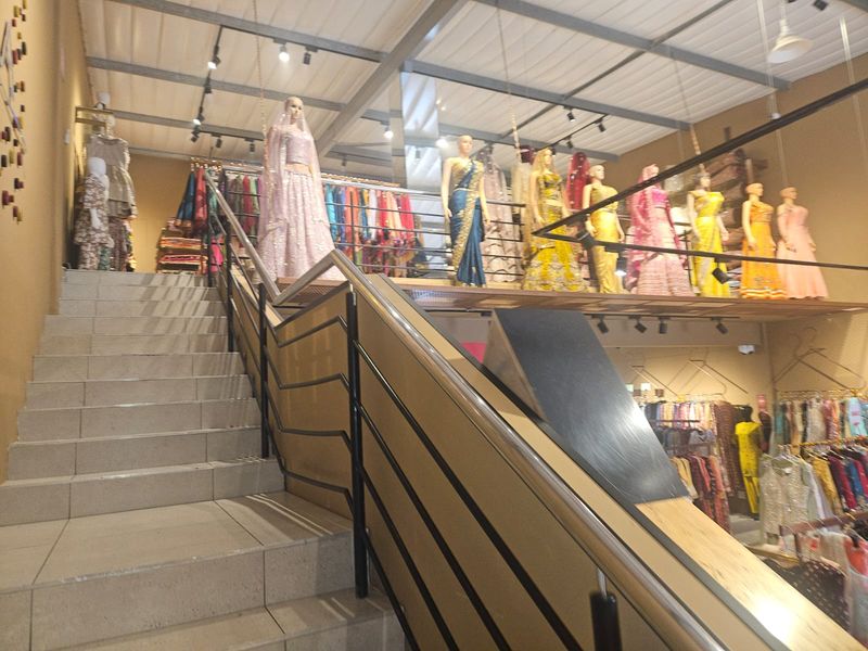 Prime Property presents Outlet Park Office/ Retail space for rent - Photo 8