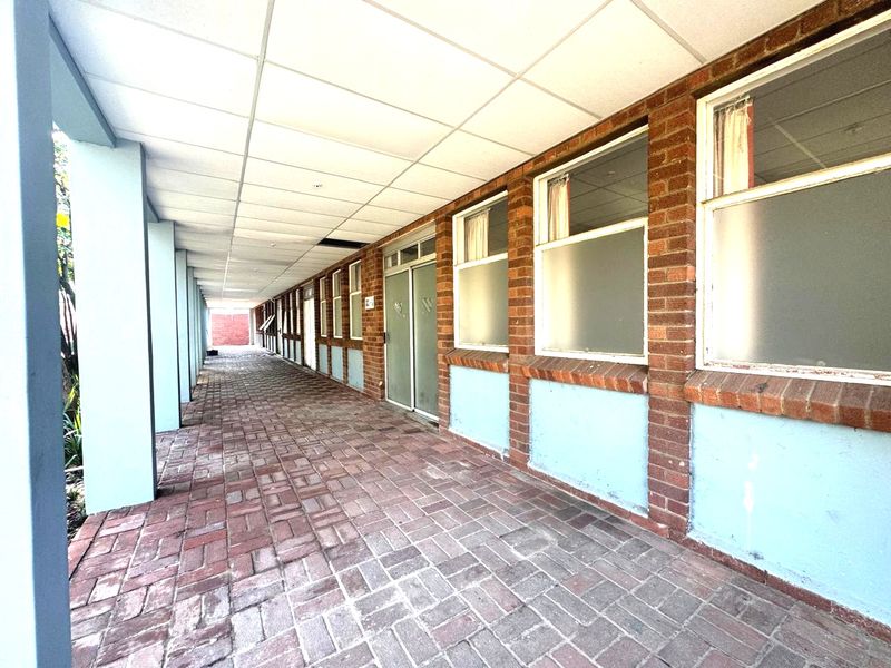 Perfectly Located Office Space To Let In Tongaat - Photo 2