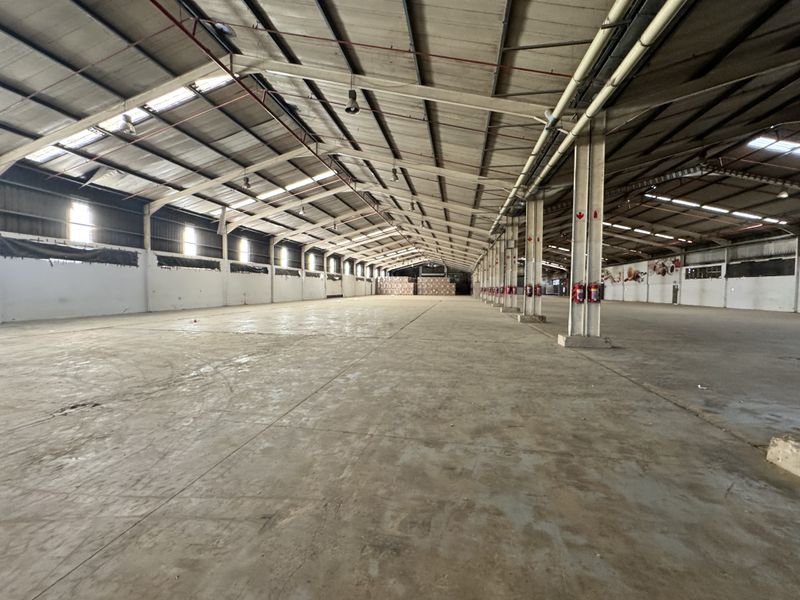 Warehouse For Sale in Phoenix Industrial - Photo 4