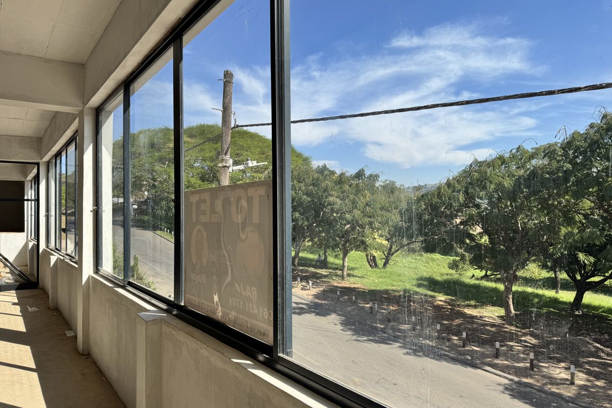 Prime First-Floor Retail Space in Avoca - Photo 3