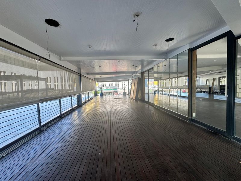 Premium Restaurant Vacancy In Vibrant Granada Square - Photo 3