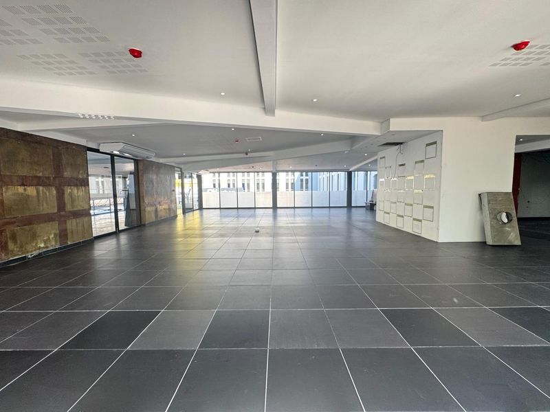 Premium Restaurant Vacancy In Vibrant Granada Square - Photo 4